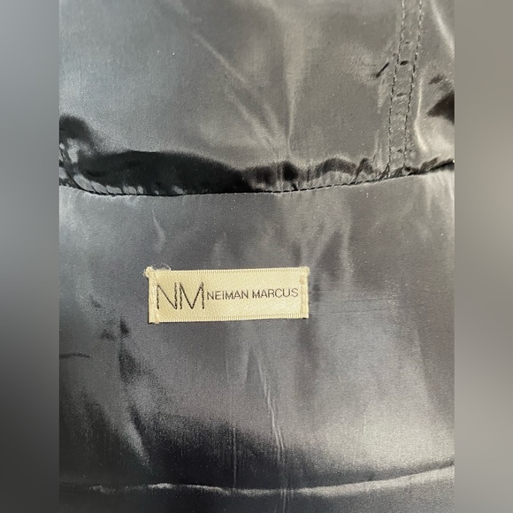 Neiman Marcus Reversible Faux Fur Hooded Vest in size M - Picture 11 of 15